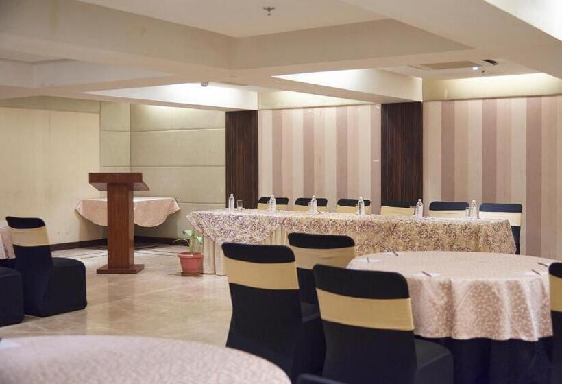 Fotos del hotel The P L Palace Agra:  23