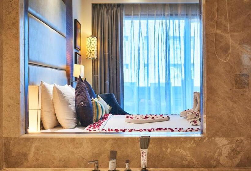 Fotos del hotel The P L Palace Agra:  19