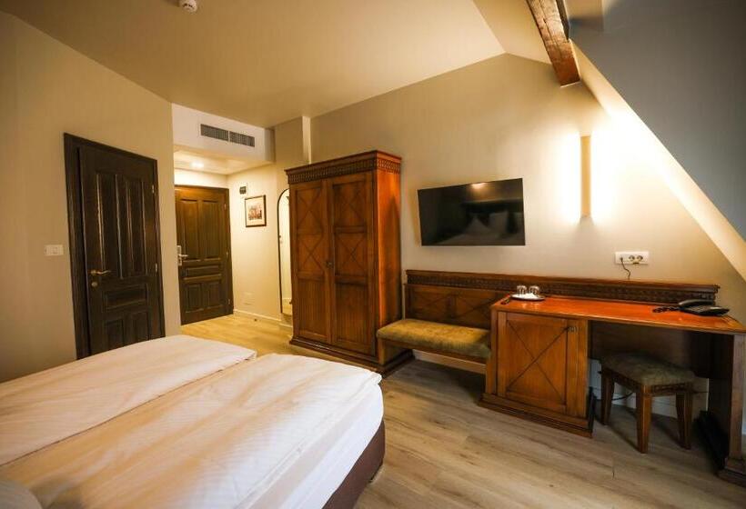 Fotos del hotel Pensiunea Nora:  2