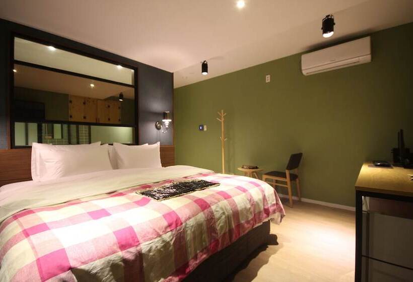 Hound  Seomyeonbeomcheon