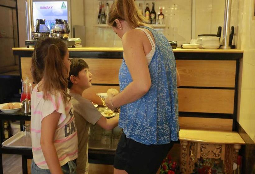 Fotos del hotel Madam Moon:  6