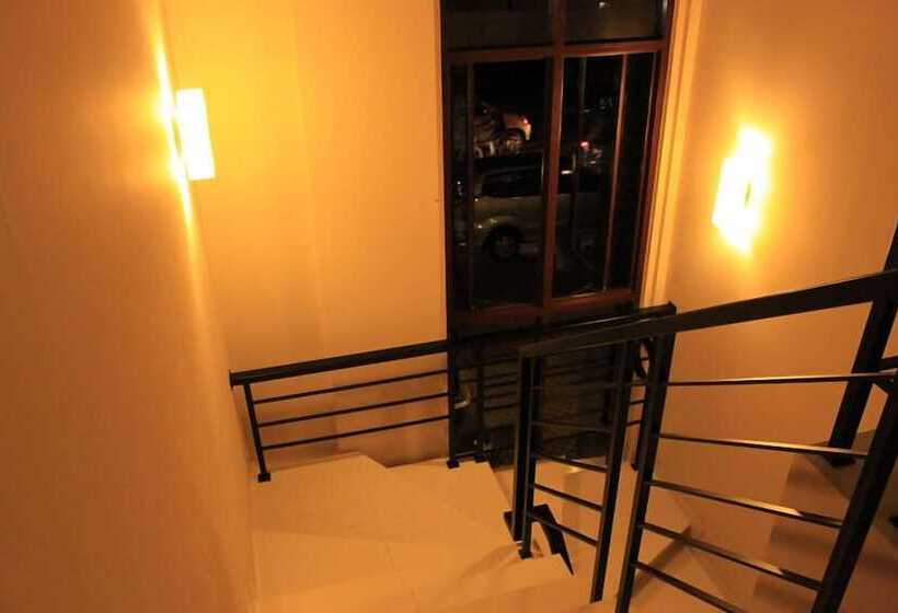 Fotos del hotel Griya Amartha Setiabudi Redpartner:  8