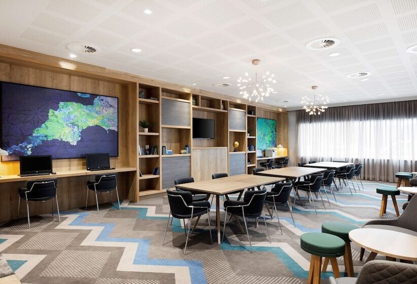 Fotos del hotel Hampton By Hilton Bristol Airport:  2