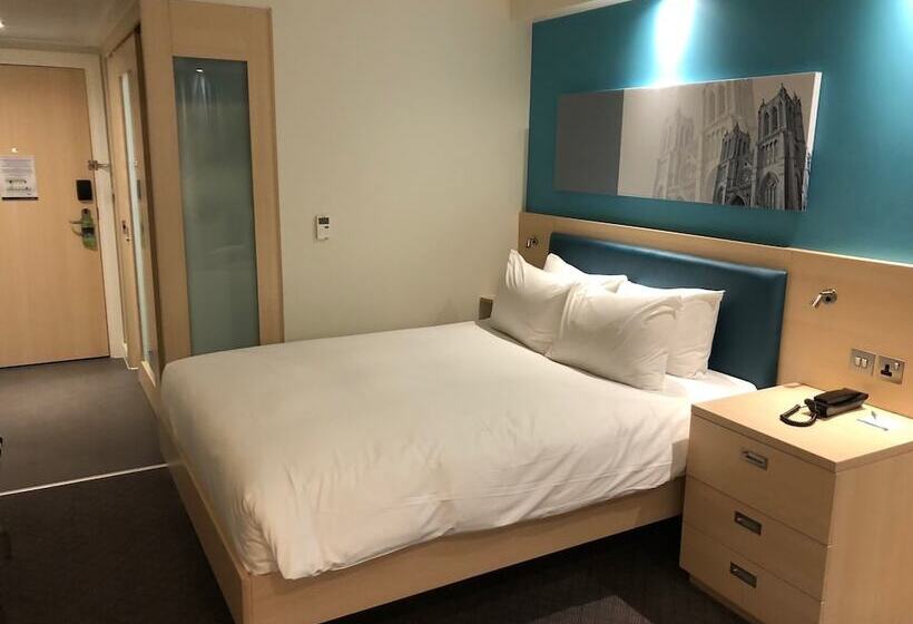 Fotos del hotel Hampton By Hilton Bristol Airport:  25