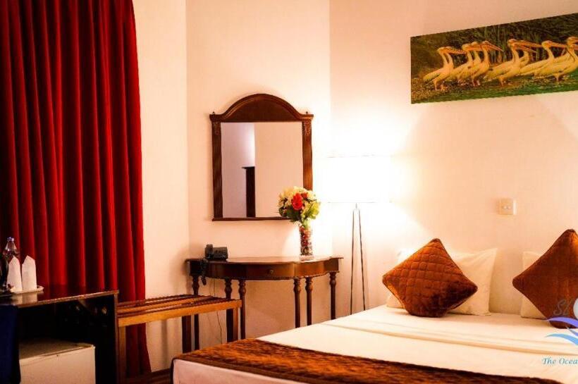 The Ocean Pearl Hotel Negombo