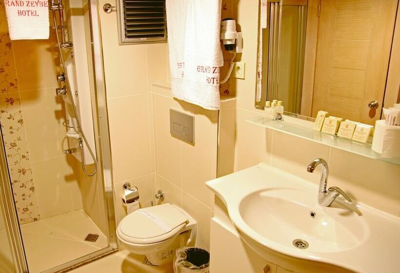 Fotos del hotel Grand Zeybek:  25