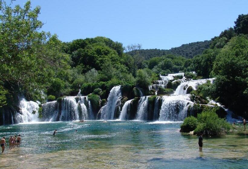 Fotos del hotel Aparthotel Lekavski:  7