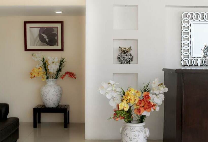 Fotos del hotel Nadet Suites:  8