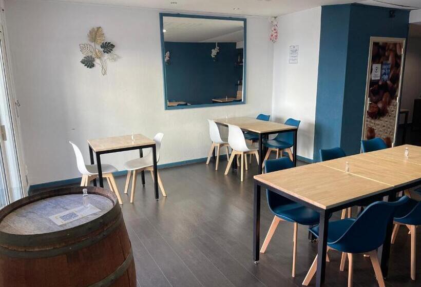 Fotos del hotel Logis  Castel De Mirambel:  4