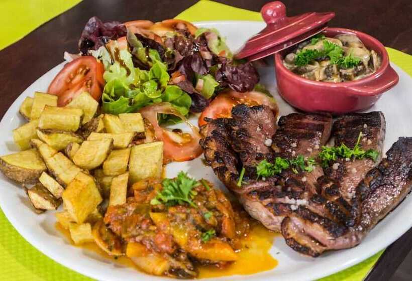 Fotos del hotel Logis  Castel De Mirambel:  11