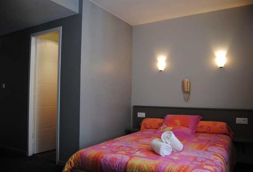 Fotos del hotel Logis  Castel De Mirambel:  9