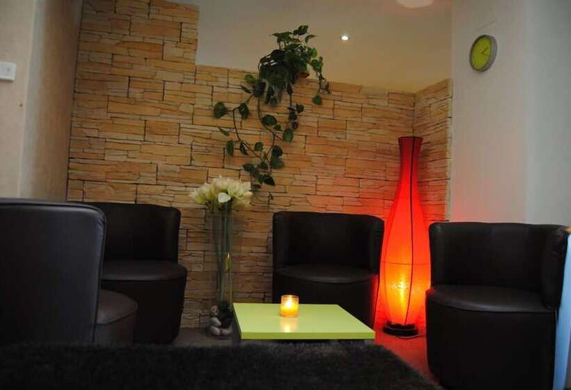 Fotos del hotel Logis  Castel De Mirambel:  25