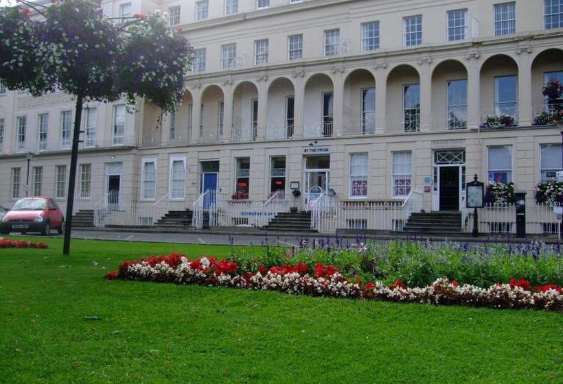 Fotos del hotel 81 The Prom:  12
