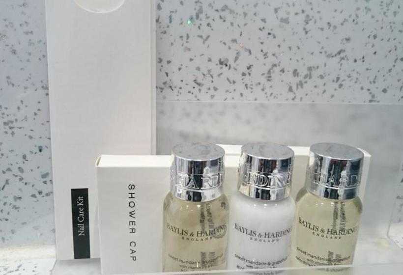 Fotos del hotel 81 The Prom:  10