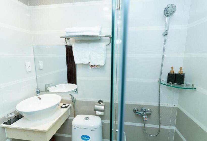 Fotos del hotel Queen Central:  8