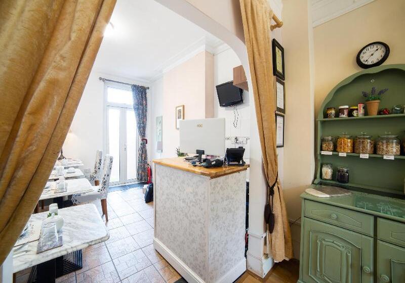 Fotos del hotel Lina Guest House:  2