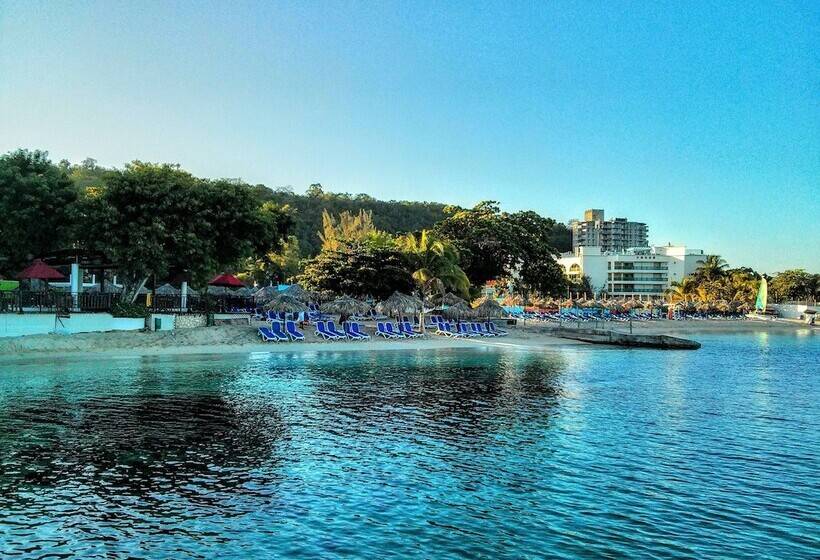 Royal Decameron Cornwall Beach  All Inclusive