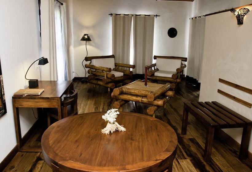 Fotos del hotel Le Combava Hôtel:  2