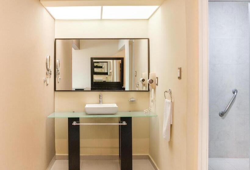 Fotos del hotel Capital O Veracruz Suites:  22