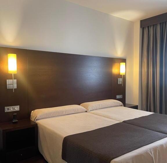 Fotos del hotel Complejo Leo 24h:  13