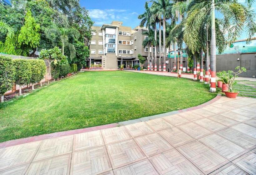 Fotos del hotel Fab Bee Town:  4