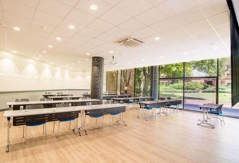 Fotos del hotel Fnb Conference Centre And:  18