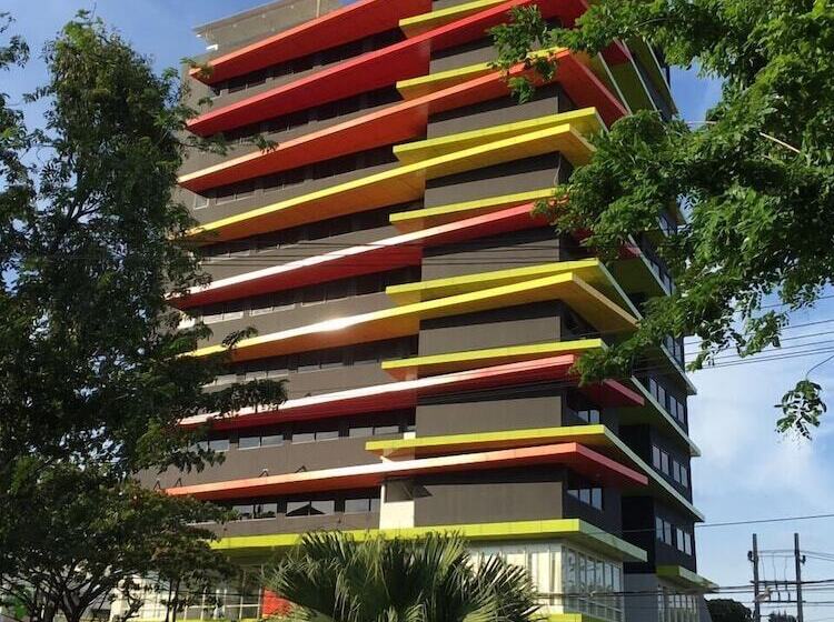 Fotos del hotel Maxonehotels At Dharmahusada  Surabaya:  17