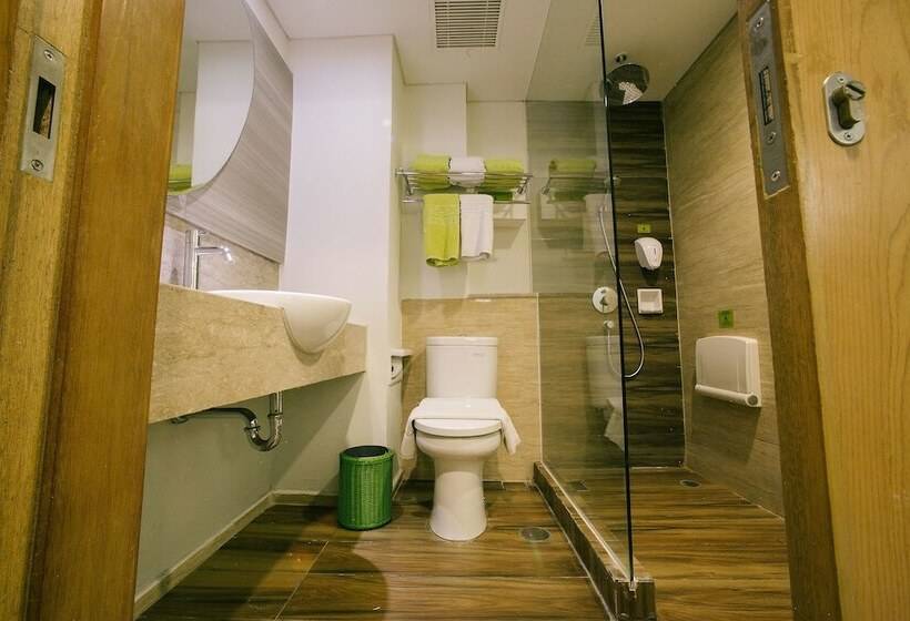 Fotos del hotel Maxonehotels At Dharmahusada  Surabaya:  7