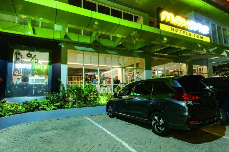 Fotos del hotel Maxonehotels At Dharmahusada  Surabaya:  22