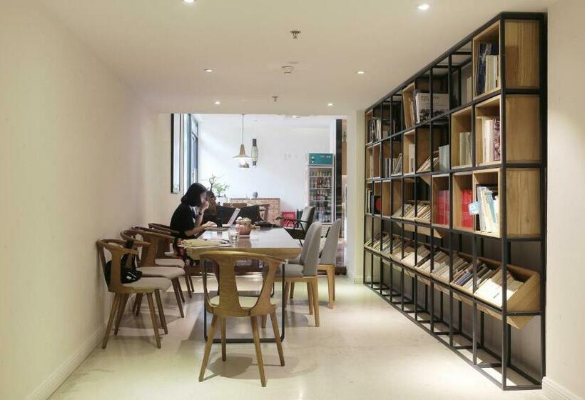 Fotos del hotel Travelling With Hotel Chengdu Wide And Narrow Alley:  19