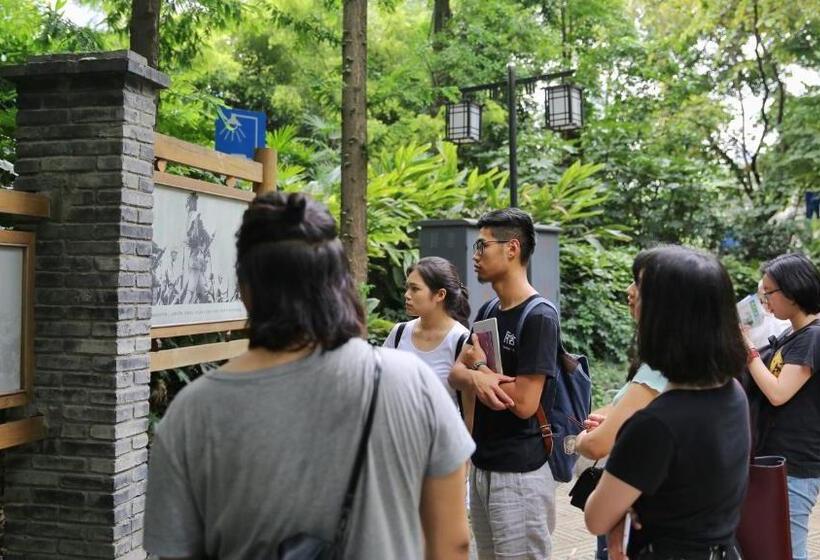 Fotos del hotel Travelling With Hotel Chengdu Wide And Narrow Alley:  9