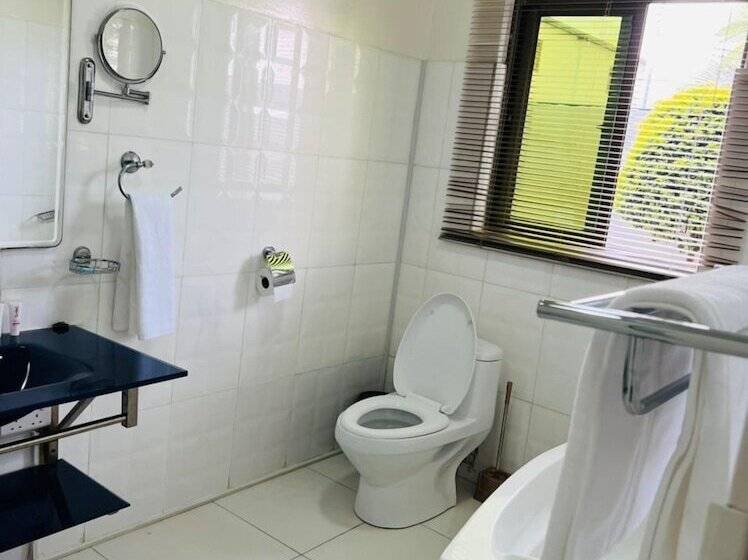 Fotos del hotel Nomads Court Lodge:  10