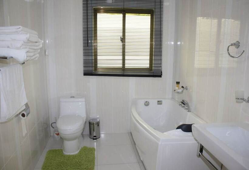 Fotos del hotel Nomads Court Lodge:  16