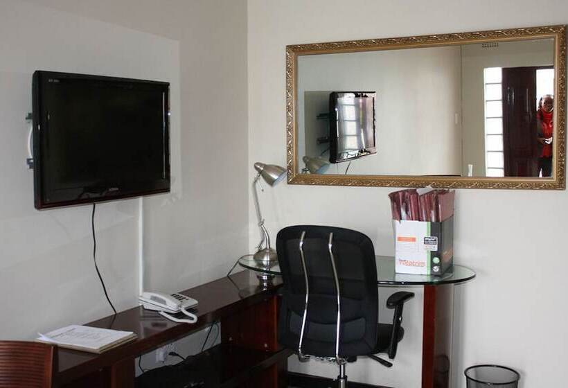 Fotos del hotel Nomads Court Lodge:  24