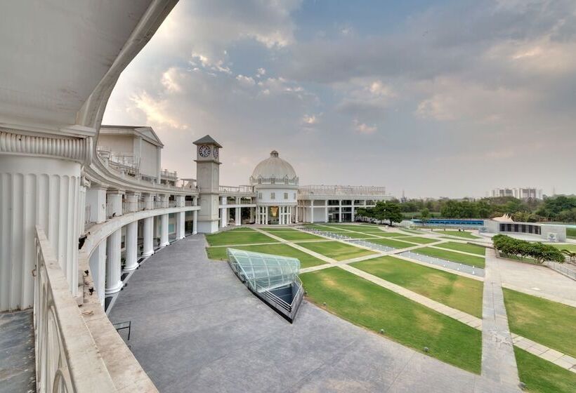 Fotos del hotel Amanora The Fern Hotels & Club:  23