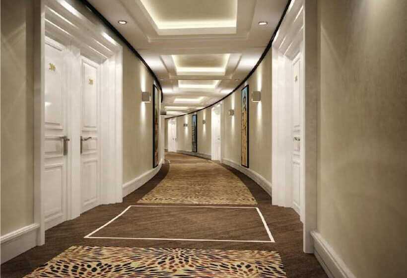 Fotos del hotel Amanora The Fern Hotels & Club:  14