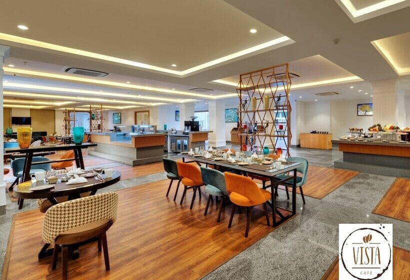 Fotos del hotel Amanora The Fern Hotels & Club:  3