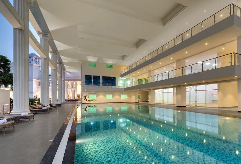 Fotos del hotel Amanora The Fern Hotels & Club:  2