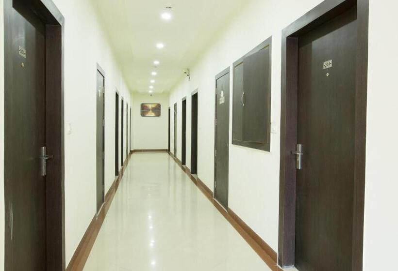 Fotos del hotel Treebo Trend Dee Intercontinental:  2