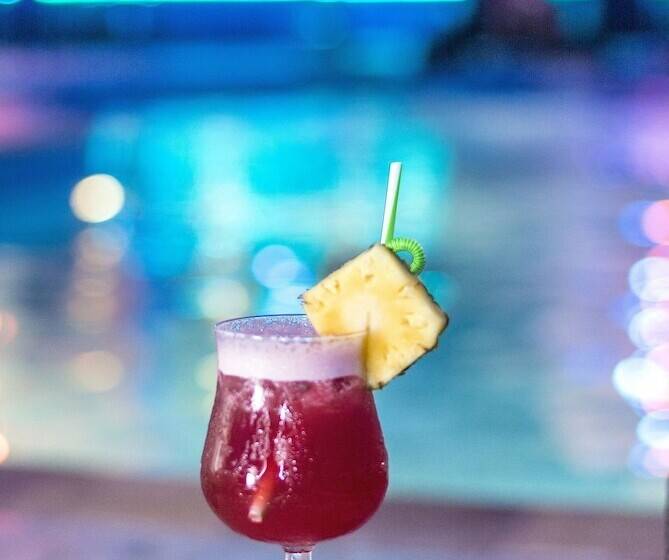 Fotos del hotel Phnom Penh Era:  8