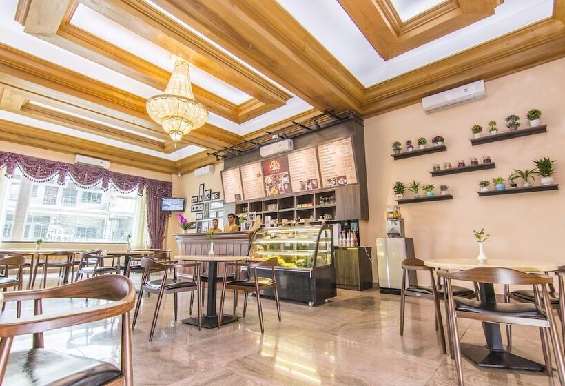 Fotos del hotel Phnom Penh Era:  3