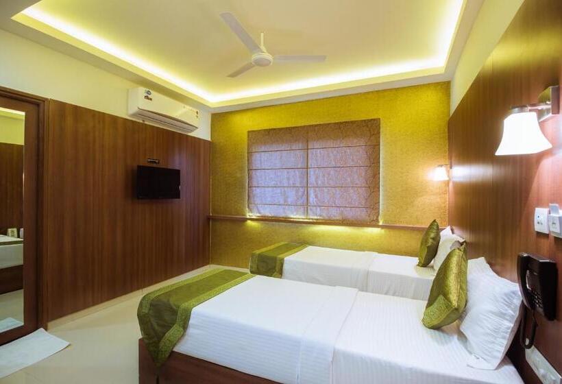 Fotos del hotel Treebo Trip Arastu Inn:  24