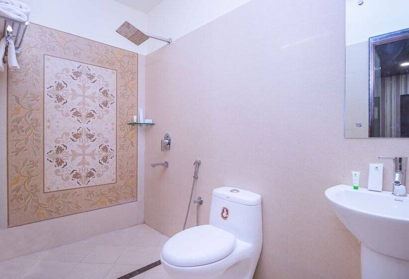 Fotos del hotel Treebo Trip Arastu Inn:  8