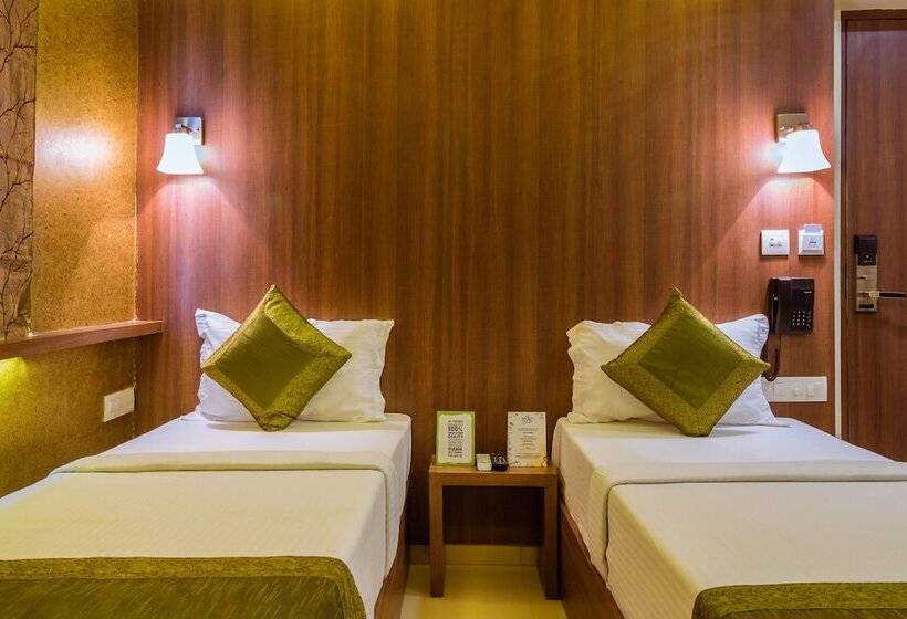 Fotos del hotel Treebo Trip Arastu Inn:  18