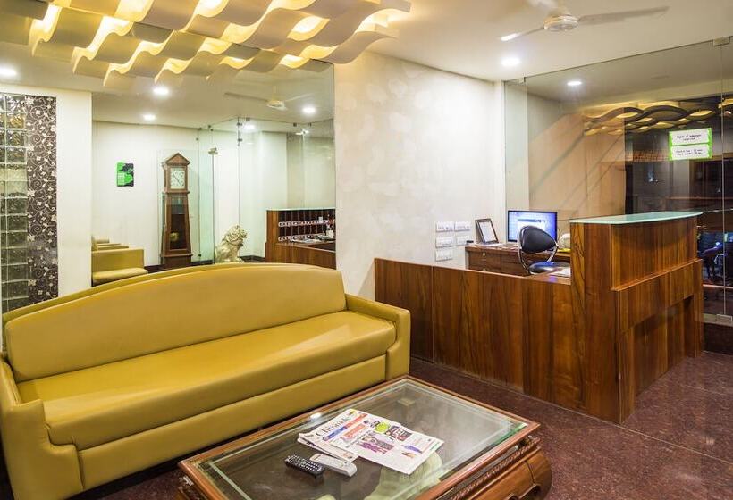 Fotos del hotel Treebo Trip Arastu Inn:  14