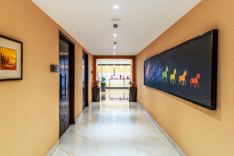 Fotos del hotel Golden Tulip Suites Gurgaon:  5