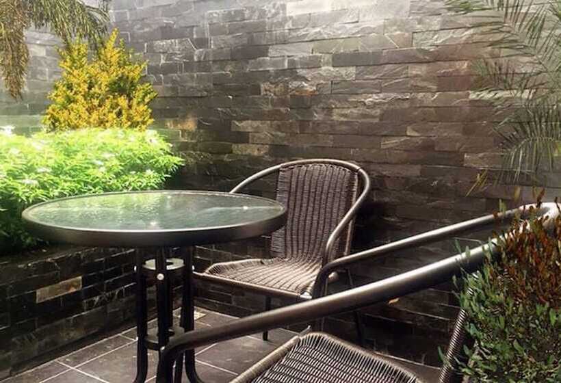 Fotos del hotel Limelight Village:  4