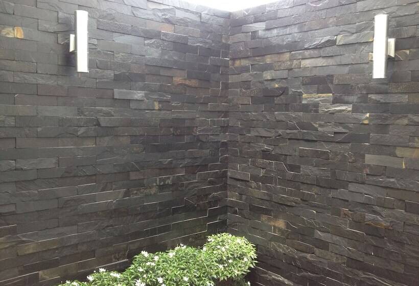 Fotos del hotel Limelight Village:  16