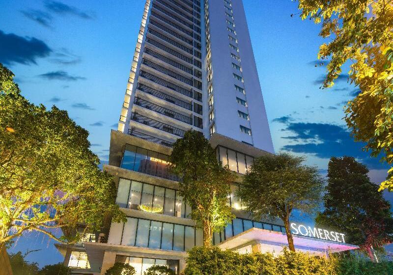 Fotos del hotel Somerset West Point Hanoi:  5