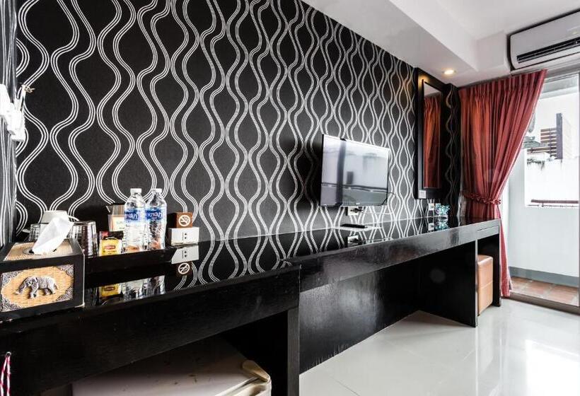 Fotos del hotel At Patong:  25